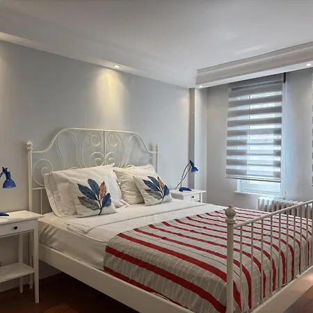 Modern Spacious Apartment 5 Min To Metro דירה *