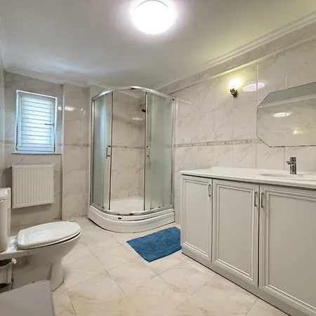 Modern Spacious Apartment 5 Min To Metro דירה איסטמבול
