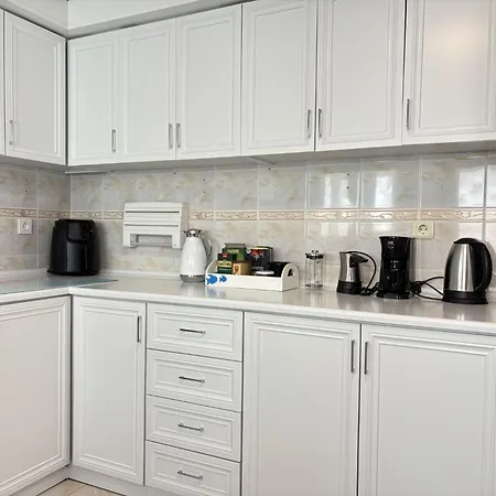 Modern Spacious Apartment 5 Min To Metro * איסטמבול