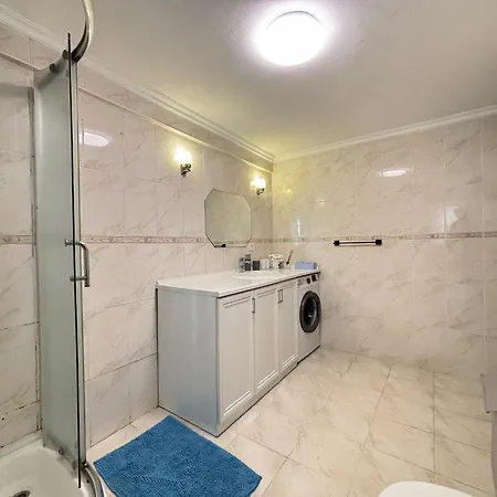 Modern Spacious Apartment 5 Min To Metro * איסטמבול